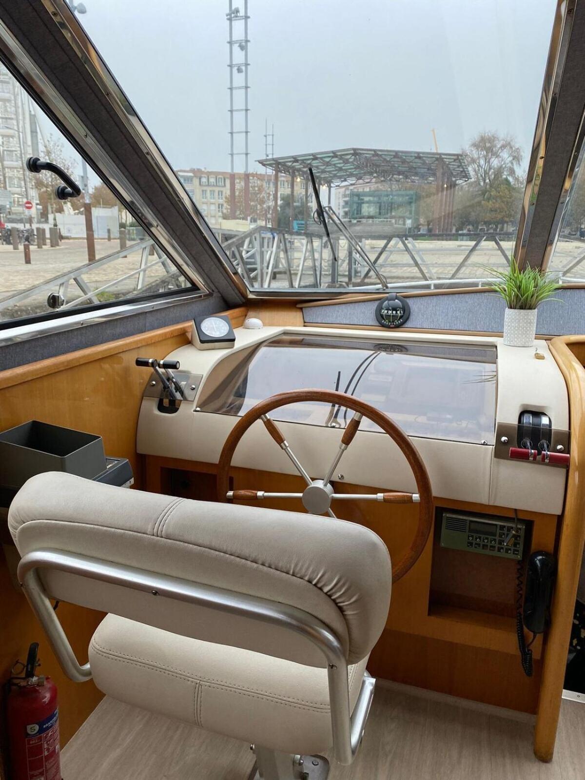 Отель Yacht Aquamarina Vieux Port La Rochelle Ла-Рошель Экстерьер фото