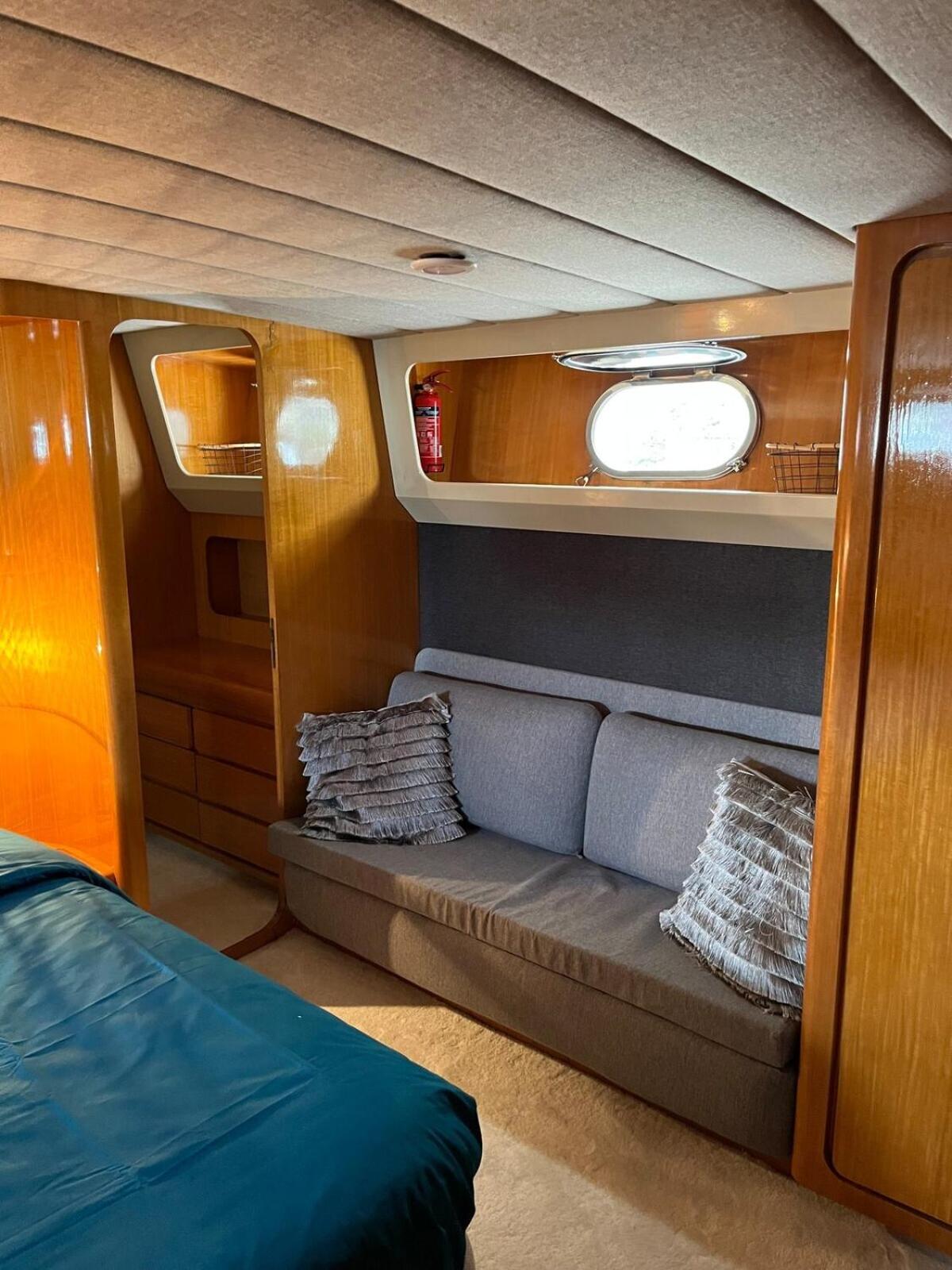 Отель Yacht Aquamarina Vieux Port La Rochelle Ла-Рошель Экстерьер фото