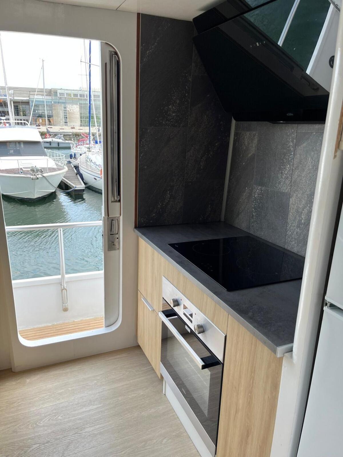 Отель Yacht Aquamarina Vieux Port La Rochelle Ла-Рошель Экстерьер фото