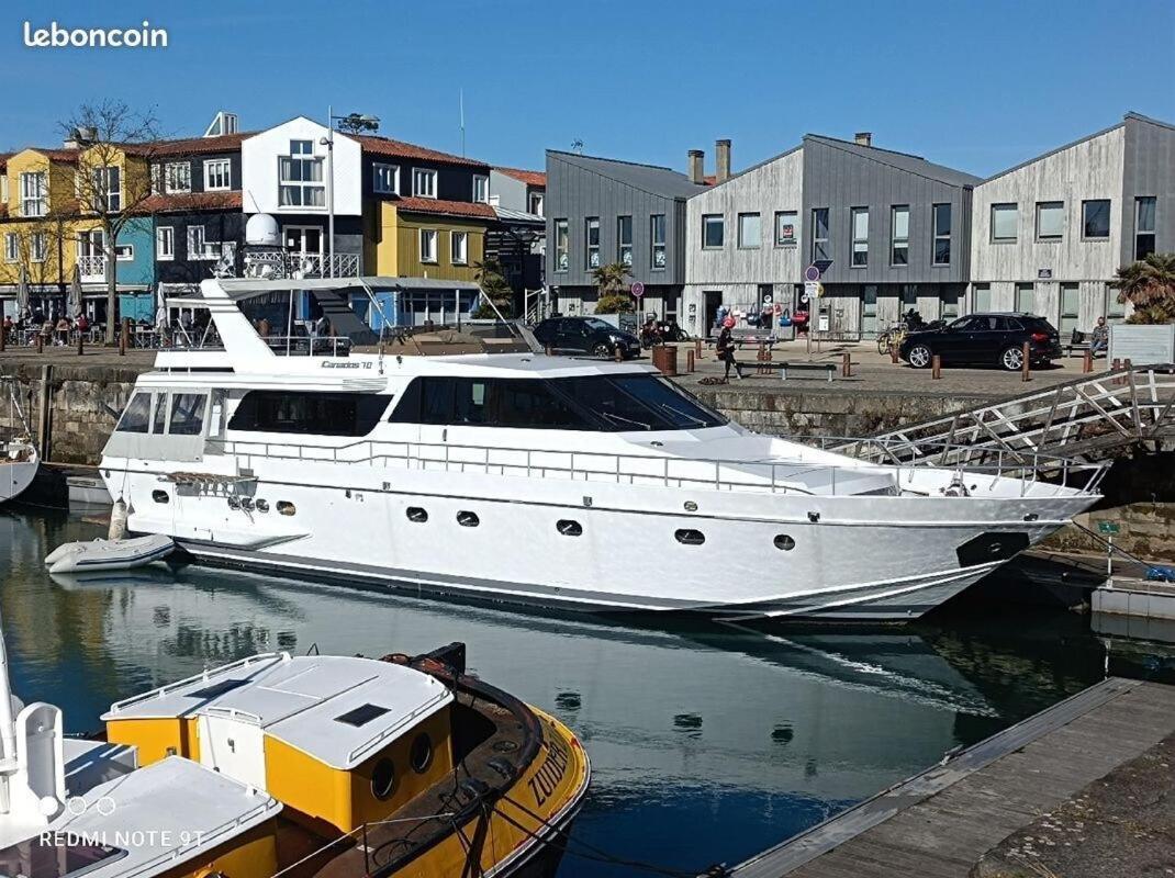 Отель Yacht Aquamarina Vieux Port La Rochelle Ла-Рошель Экстерьер фото