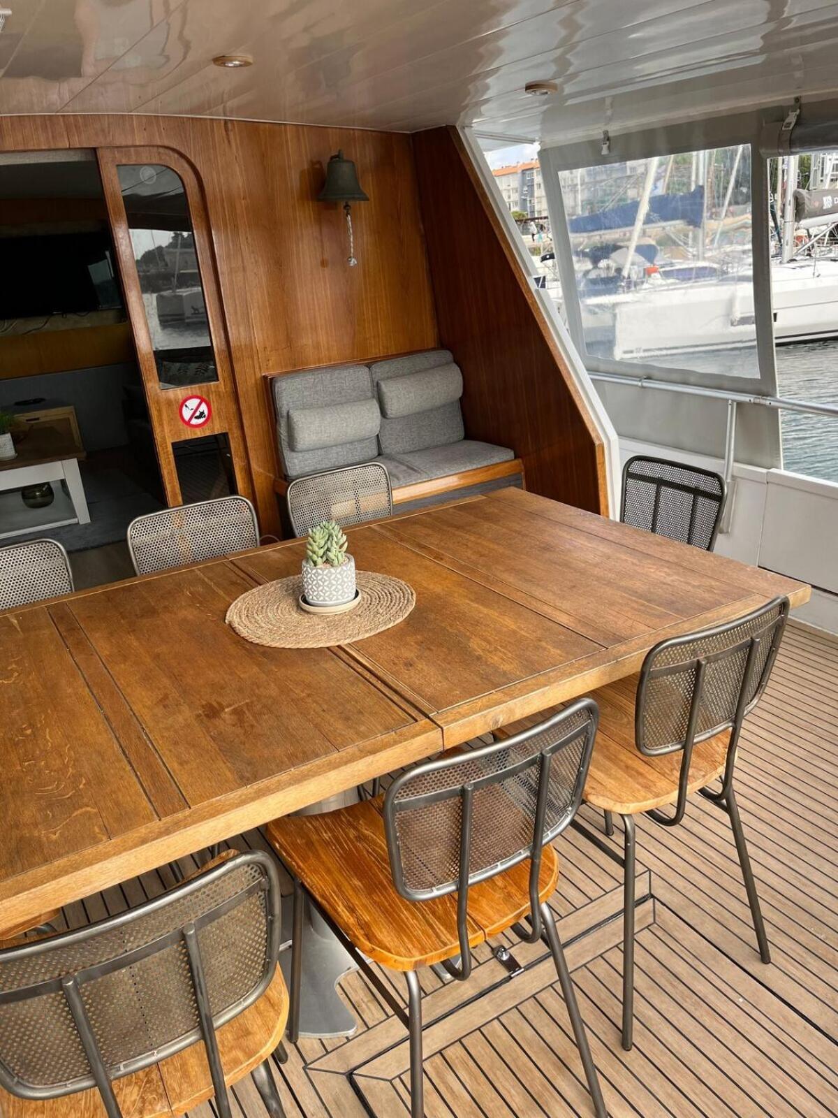 Отель Yacht Aquamarina Vieux Port La Rochelle Ла-Рошель Экстерьер фото