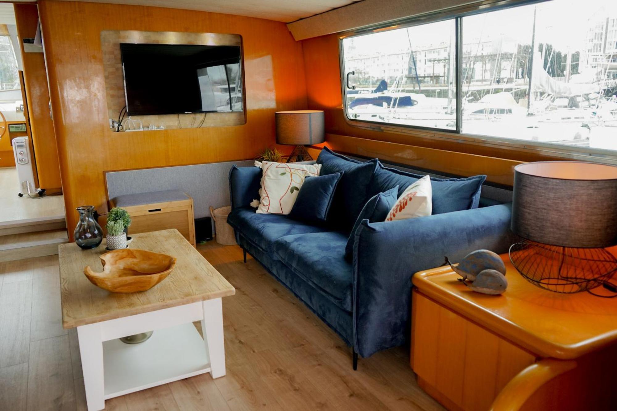 Отель Yacht Aquamarina Vieux Port La Rochelle Ла-Рошель Экстерьер фото